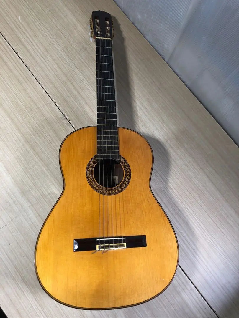 22◯F Chai Yukinobu Classical Guitar, 1976, with case