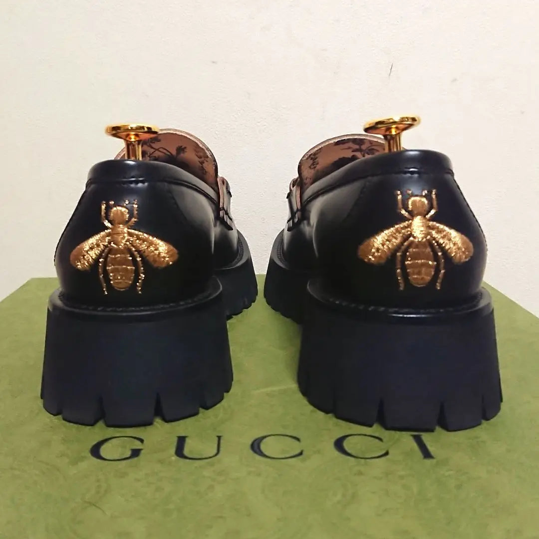 Mocasines GUCCI Horsebit con suela dentada y suela dentada Bee Black 36 en buen estado