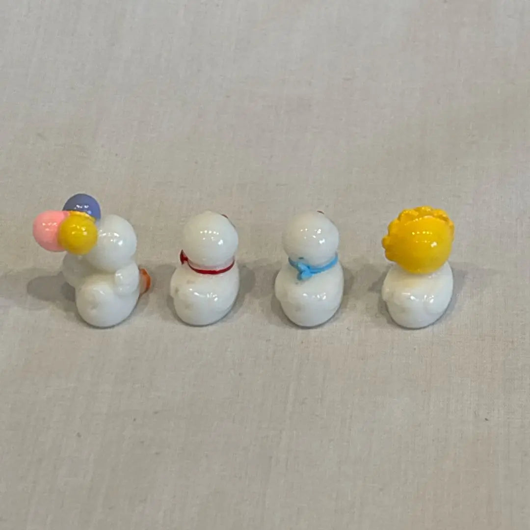 4 white duck figurines, miniature ornaments, small ornaments for office desktops