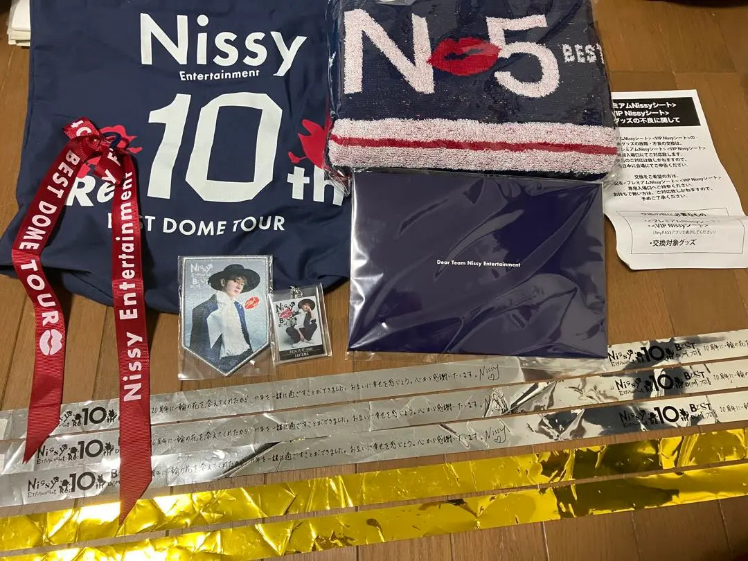 Artículos premium de Nissy [con camiseta plateada] 10.º tour por el domo