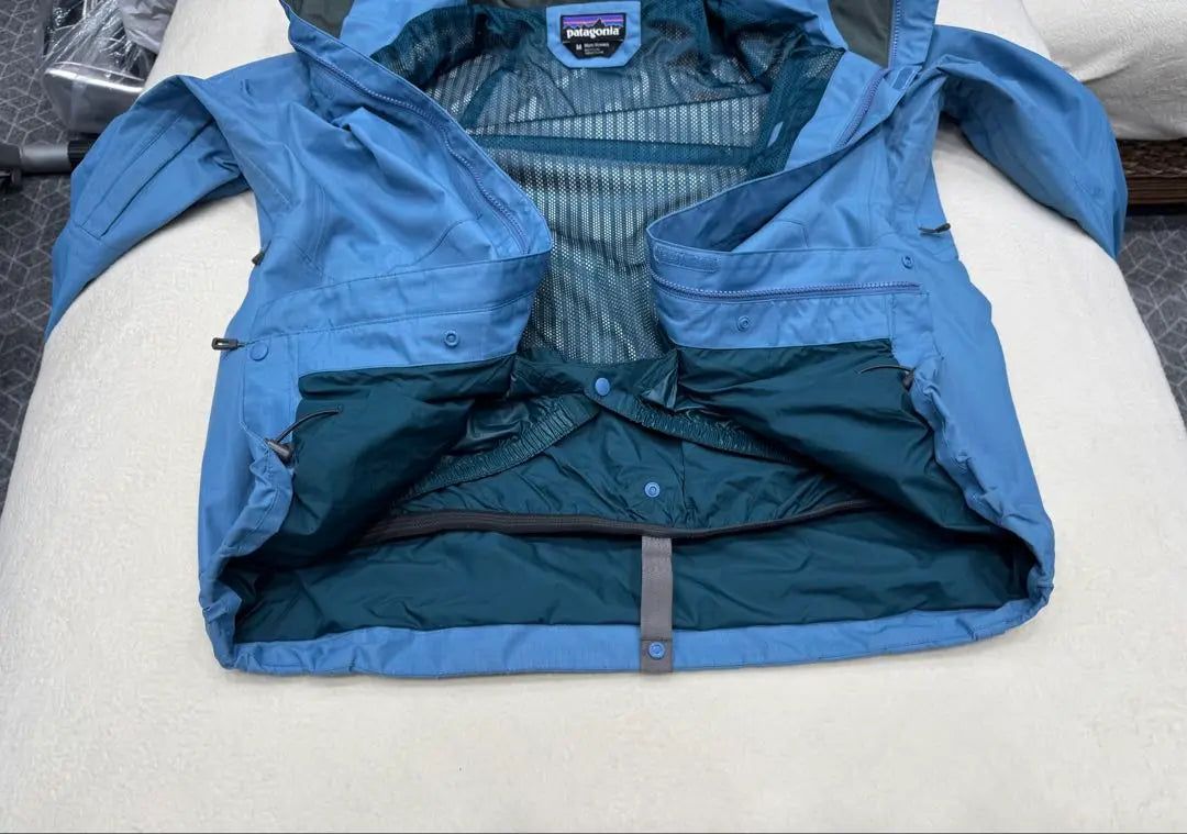 patagonia men's mountain parka size M degree excellent