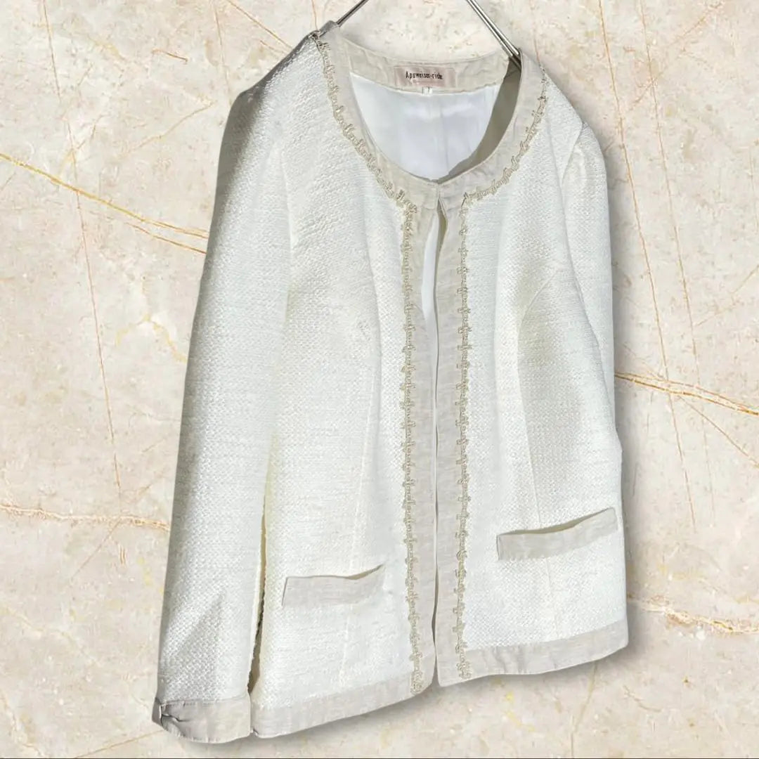 Appuiser Riche Chaqueta sin color Cinta blanca en los puños de la chaqueta | アプワイザーリッシェ ノーカラージャケット ホワイト系 ジャケット 袖口リボン風