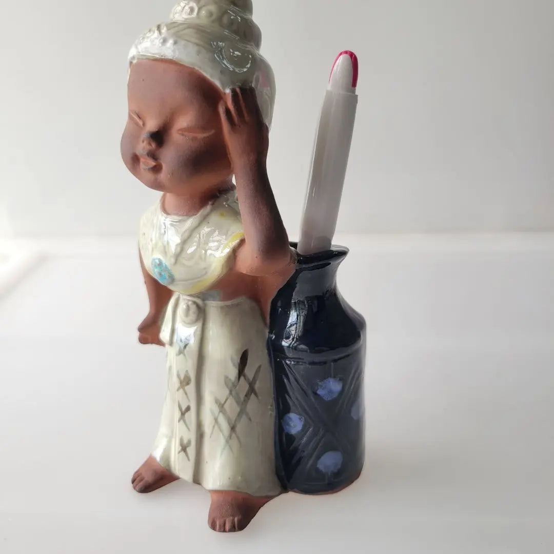 Ethnic costume children's pen holder