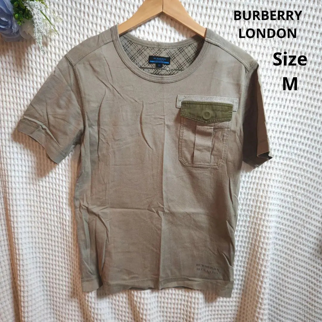 [Popular ☆ Burberry London] Camiseta talla M con bolsillo color caqui