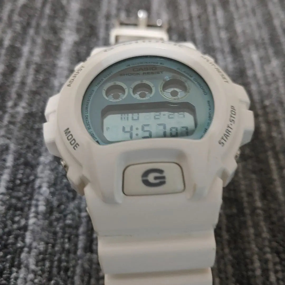 048 CASIO G-SHOCK White Watch