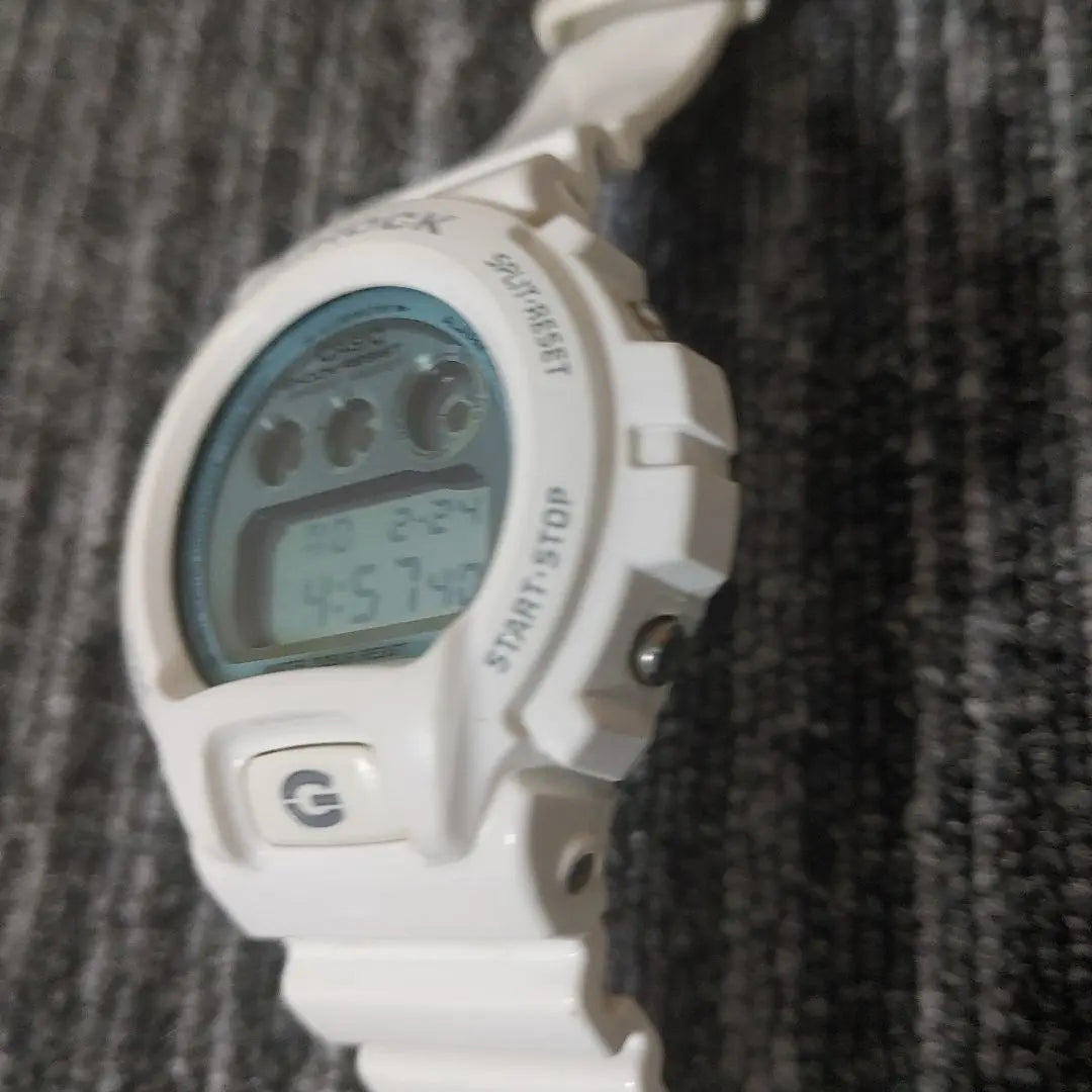 048 CASIO G-SHOCK White Watch