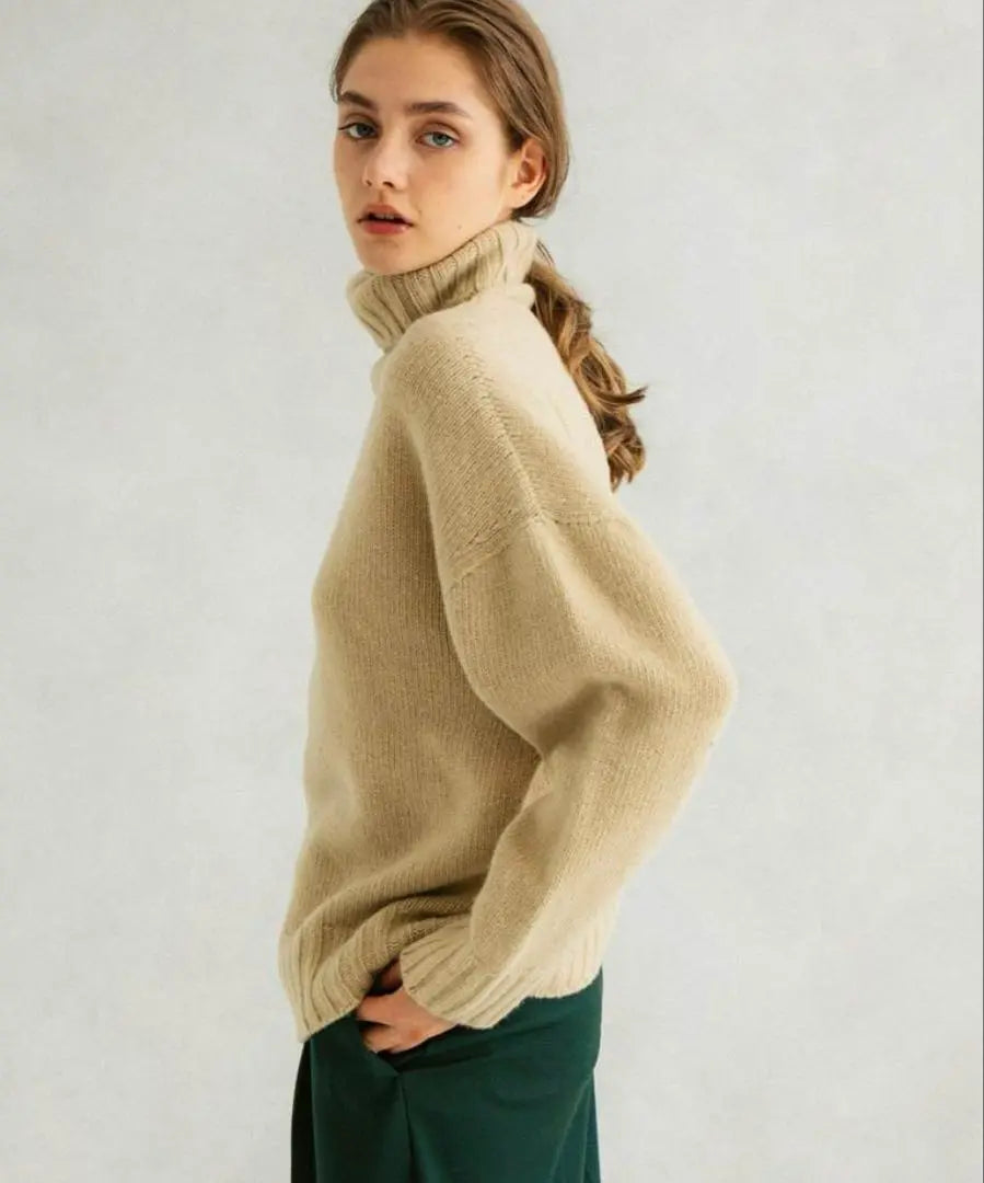 UNITED TOKYO Cashmere Wool Turtleneck