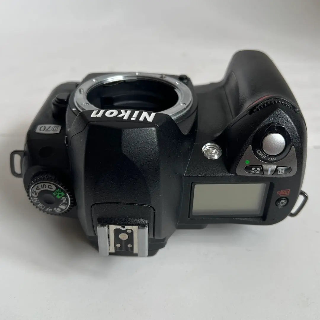 Nikon D70 digital SLR camera