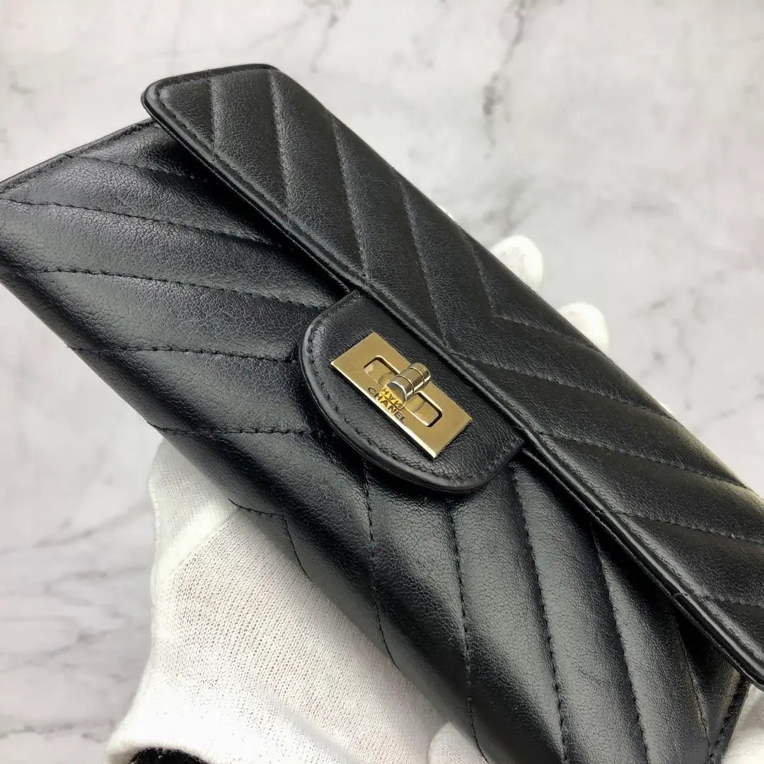 CHANEL V Chevron Flap Long Wallet