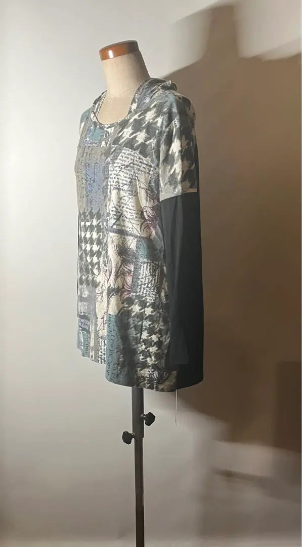 Brand new, unused, hooded print pattern, tunic dress | 新品未使用品　フード付きプリントパターン　チュニックワンピース