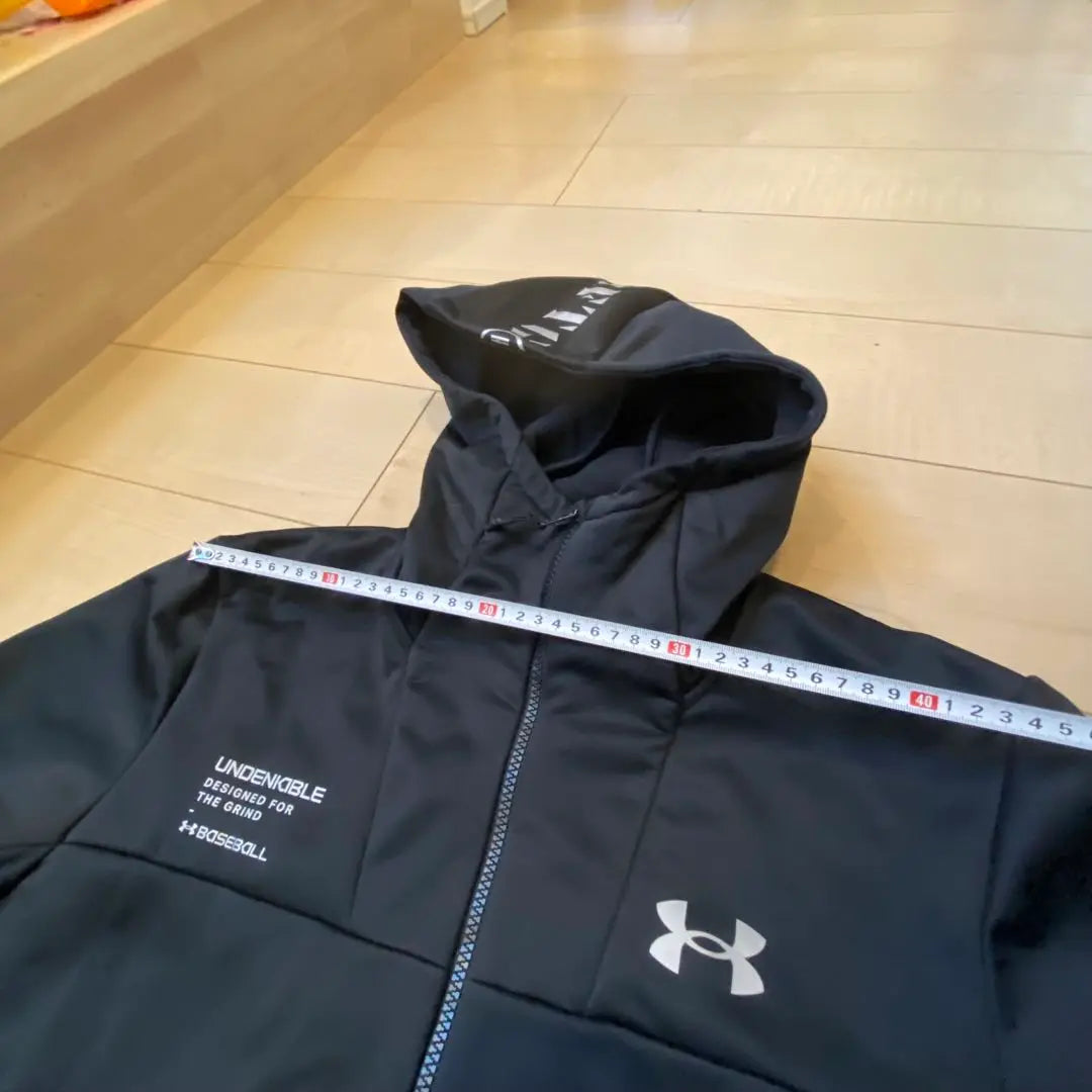 [Buen estado] Chaqueta con capucha Under Armour negra XL