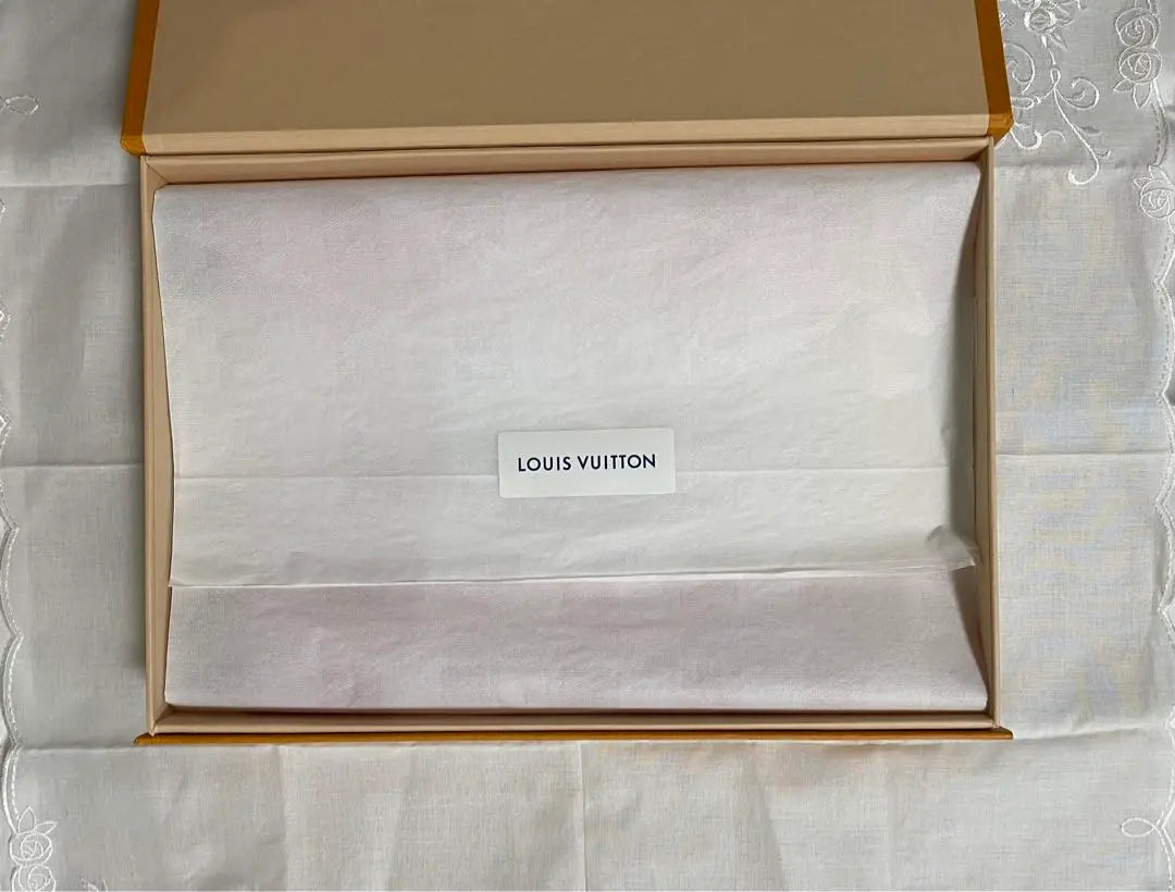 LOUIS VUITTON Louis Vuitton shawl brand new and unused