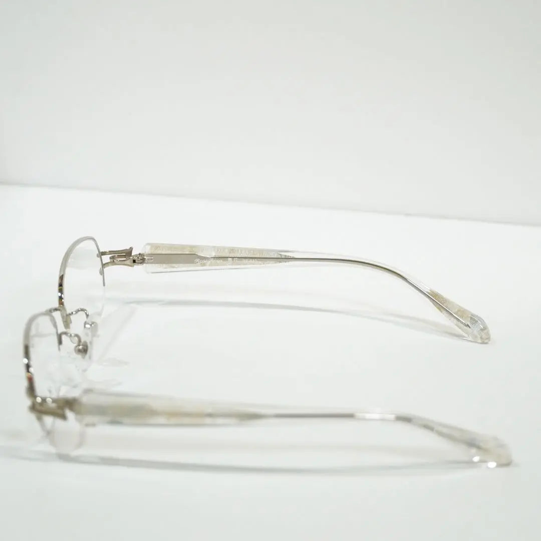 Brand new, unused RoseRosa A luxurious eyeglass frame with beautiful side design, silver