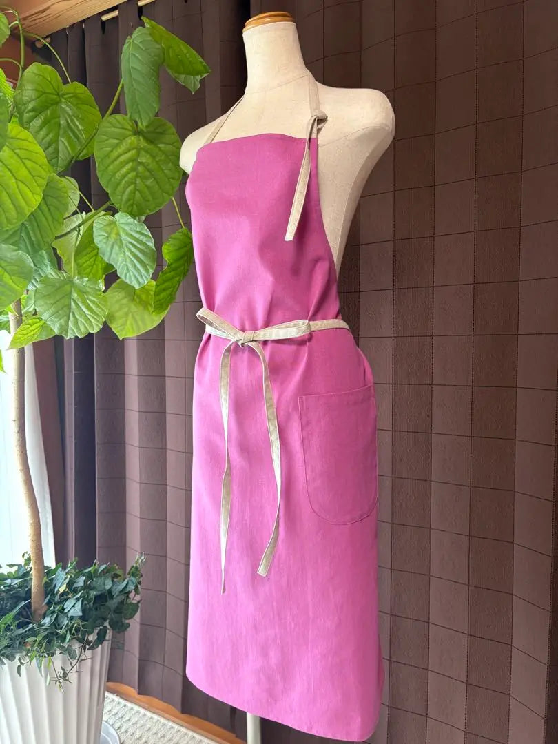 Handmade cafe apron, half linen, cherry pink x natural, long length | ハンドメイド　カフェエプロン　ハーフリネン　チェリーピンク×生成　丈長め