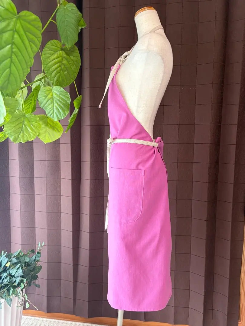 Handmade cafe apron, half linen, cherry pink x natural, long length | ハンドメイド　カフェエプロン　ハーフリネン　チェリーピンク×生成　丈長め