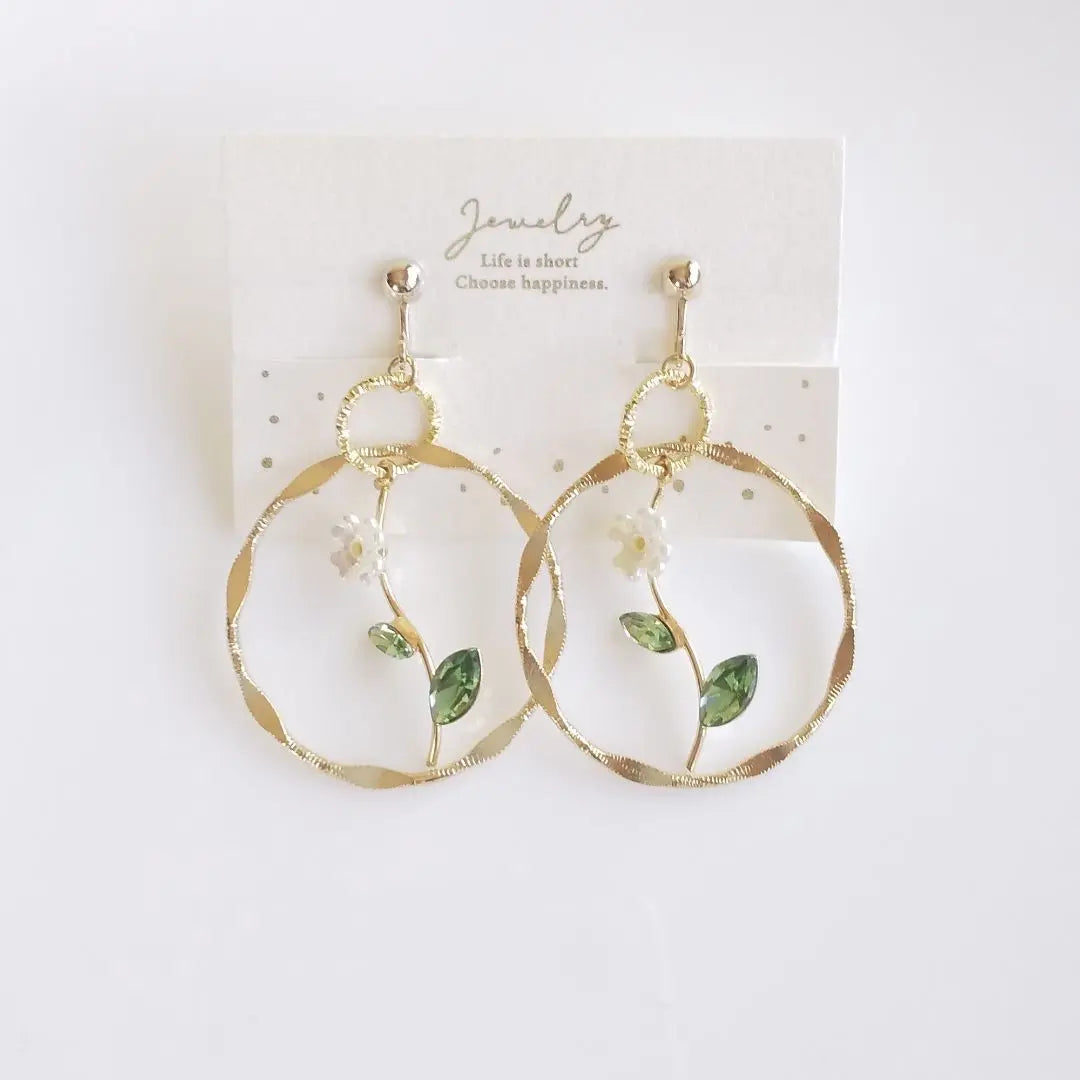 Pendientes con diseño de anillo y dije de flor, pendientes (blancos) *Hechos a mano