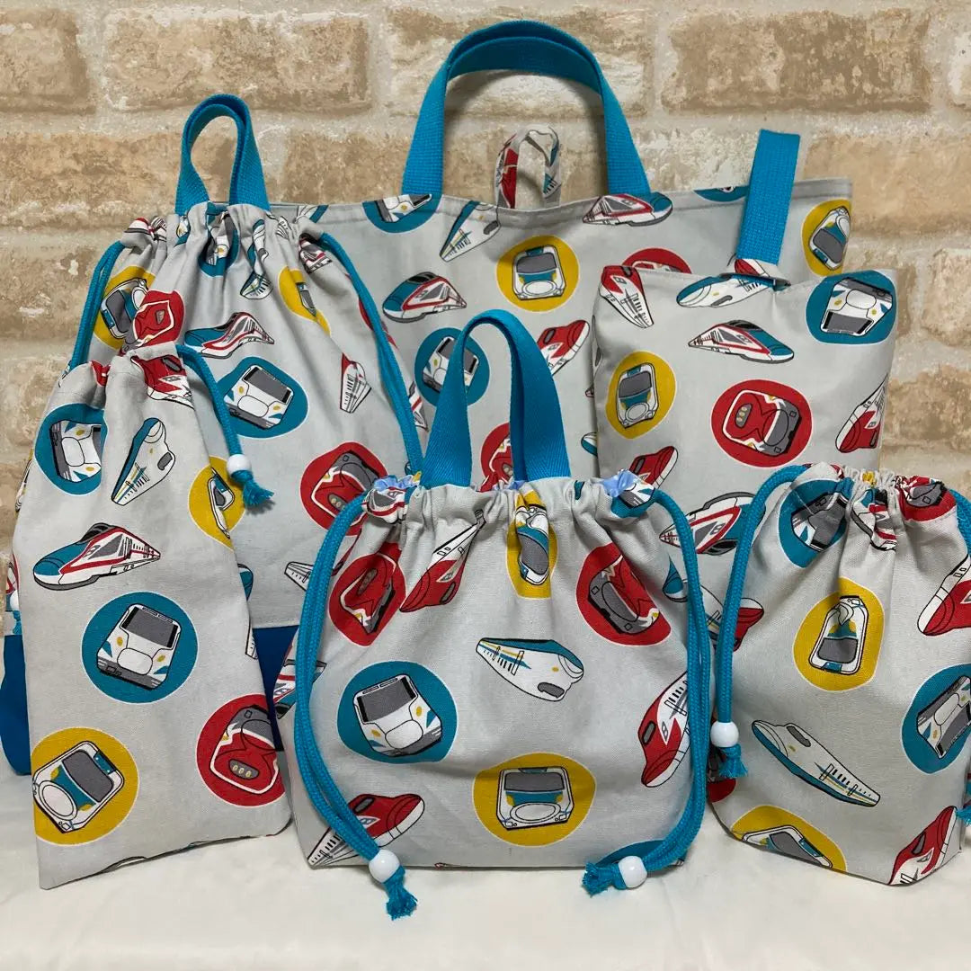 [Anonymous delivery] 6-piece set for kindergarten and school entrance, handbag, shoe bag, gymnastics uniform bag, etc., vehicle pattern, kindergarten and school entrance, school entrance, school entrance | 【匿名配送】入園入学6点セット　手提げ袋　靴袋　体操服袋等　乗り物柄　入園入学