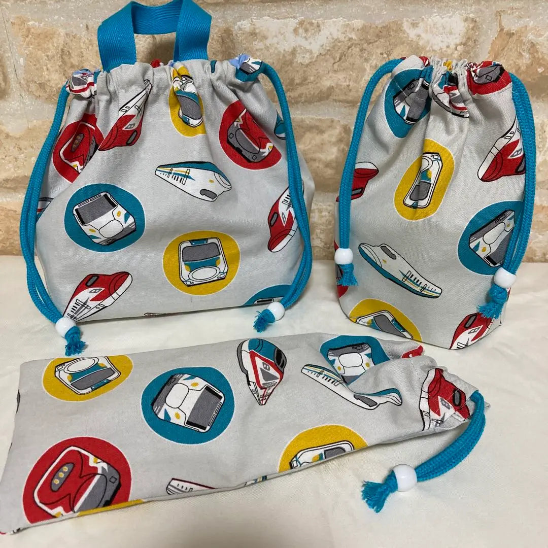 [Anonymous delivery] 6-piece set for kindergarten and school entrance, handbag, shoe bag, gymnastics uniform bag, etc., vehicle pattern, kindergarten and school entrance, school entrance, school entrance | 【匿名配送】入園入学6点セット　手提げ袋　靴袋　体操服袋等　乗り物柄　入園入学