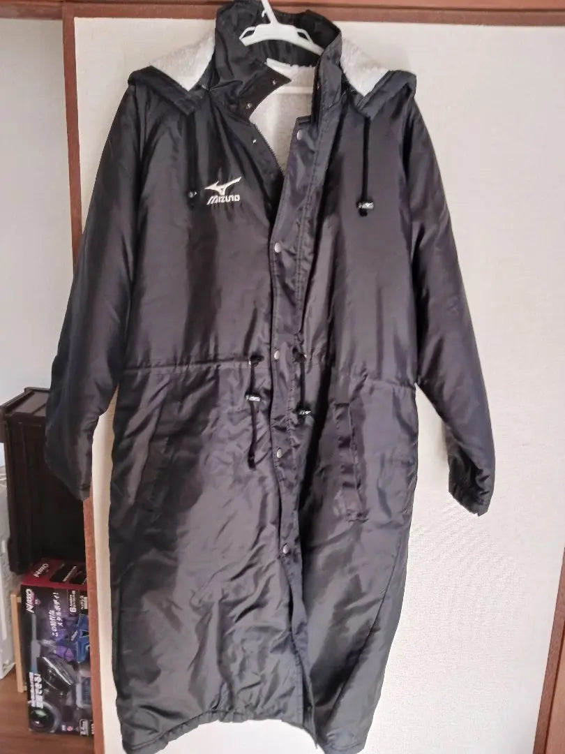 (Reducción de precio) Abrigo Mizuno Bench Negro Talla M