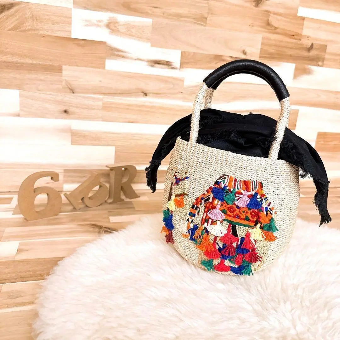 [Viola Doro] Camel embroidery basket bag Handbag Rakudada Natural Material Cowhide