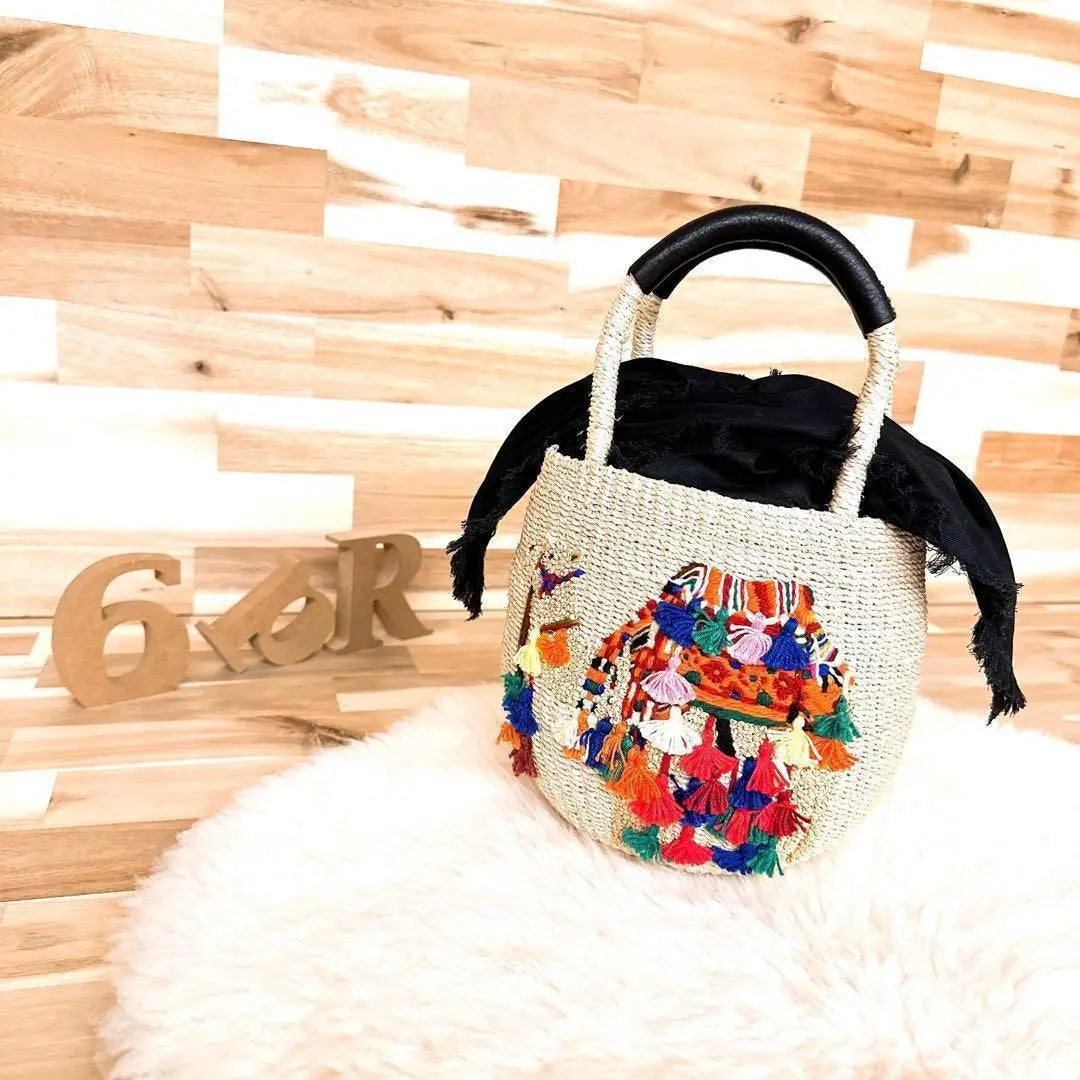 [Viola Doro] Camel embroidery basket bag Handbag Rakudada Natural Material Cowhide