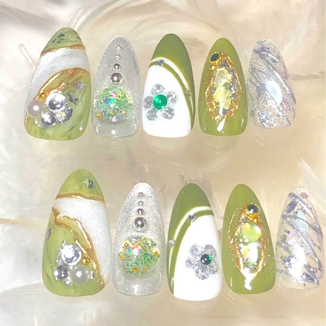 #154 Nuance Nail Green Puffy Flower Shell