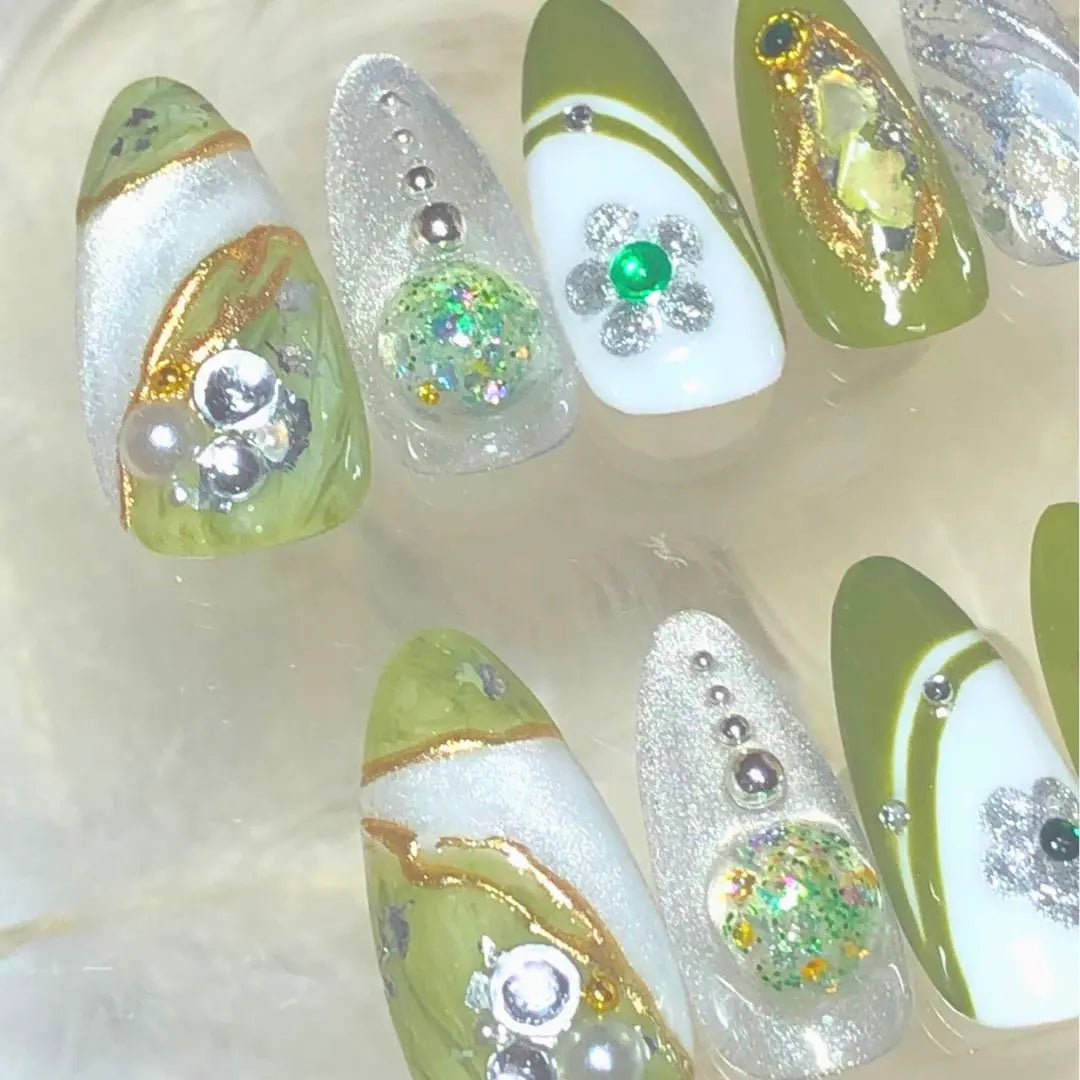 #154 Nuance Nail Green Puffy Flower Shell