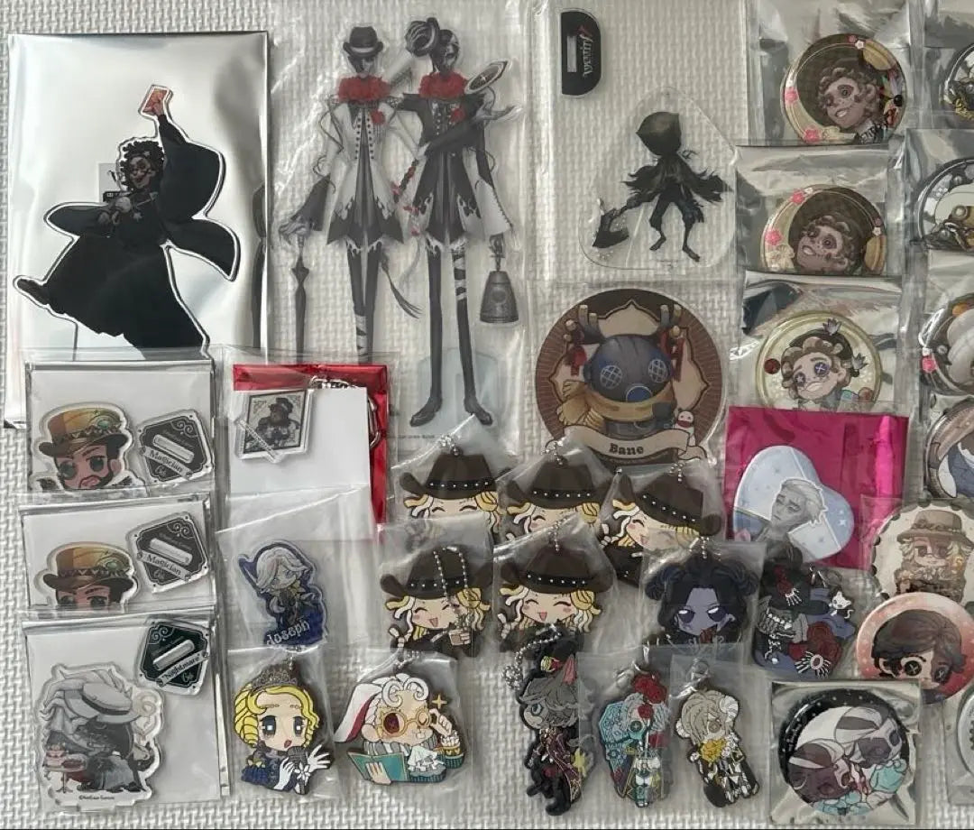 Character goods, Personality V and more, sold in bulk