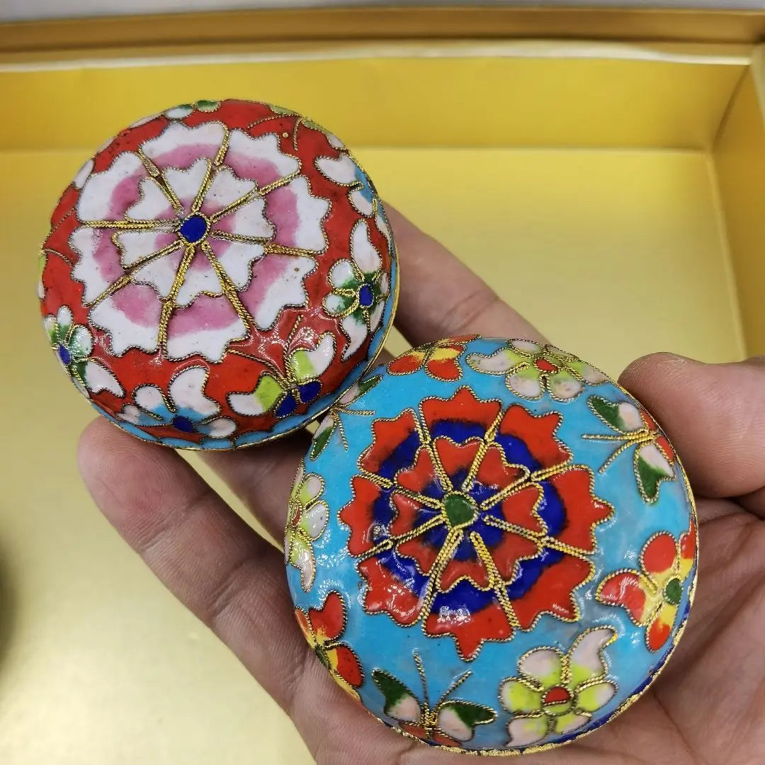 {Reference number: BK003} Shichiho Yakusou but Butterfly Pattern 5 -point set (diameter about 6.5cm) | {整理番号:BK003} 七宝焼花蝶模様小物入れ五点セット(直径約6.5cm)