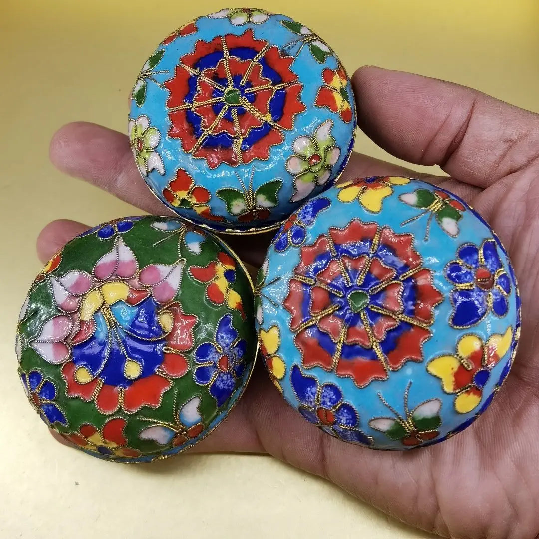 {Reference number: BK003} Shichiho Yakusou but Butterfly Pattern 5 -point set (diameter about 6.5cm) | {整理番号:BK003} 七宝焼花蝶模様小物入れ五点セット(直径約6.5cm)