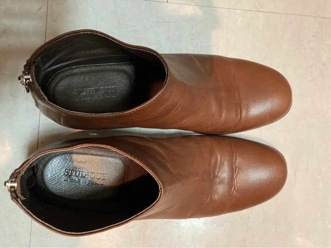 STUDIOUS brown boots (size 8)