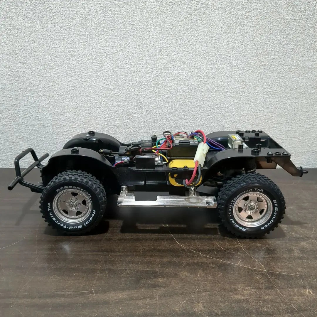 TAMIYA 1/10 Coche RC Eléctrico Mitsubishi Pajero Metal Top Wide M2261