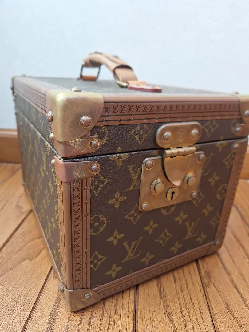 LOUIS VUITTON Makeup Box Monogram Bowit M21828 Trunk