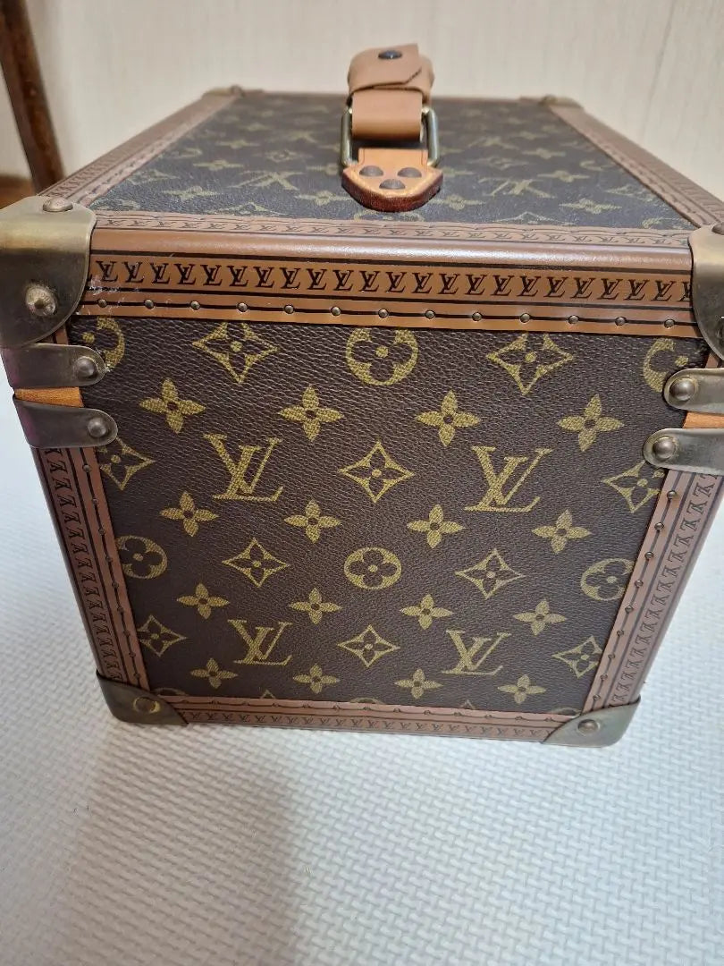 LOUIS VUITTON Makeup Box Monogram Bowit M21828 Trunk