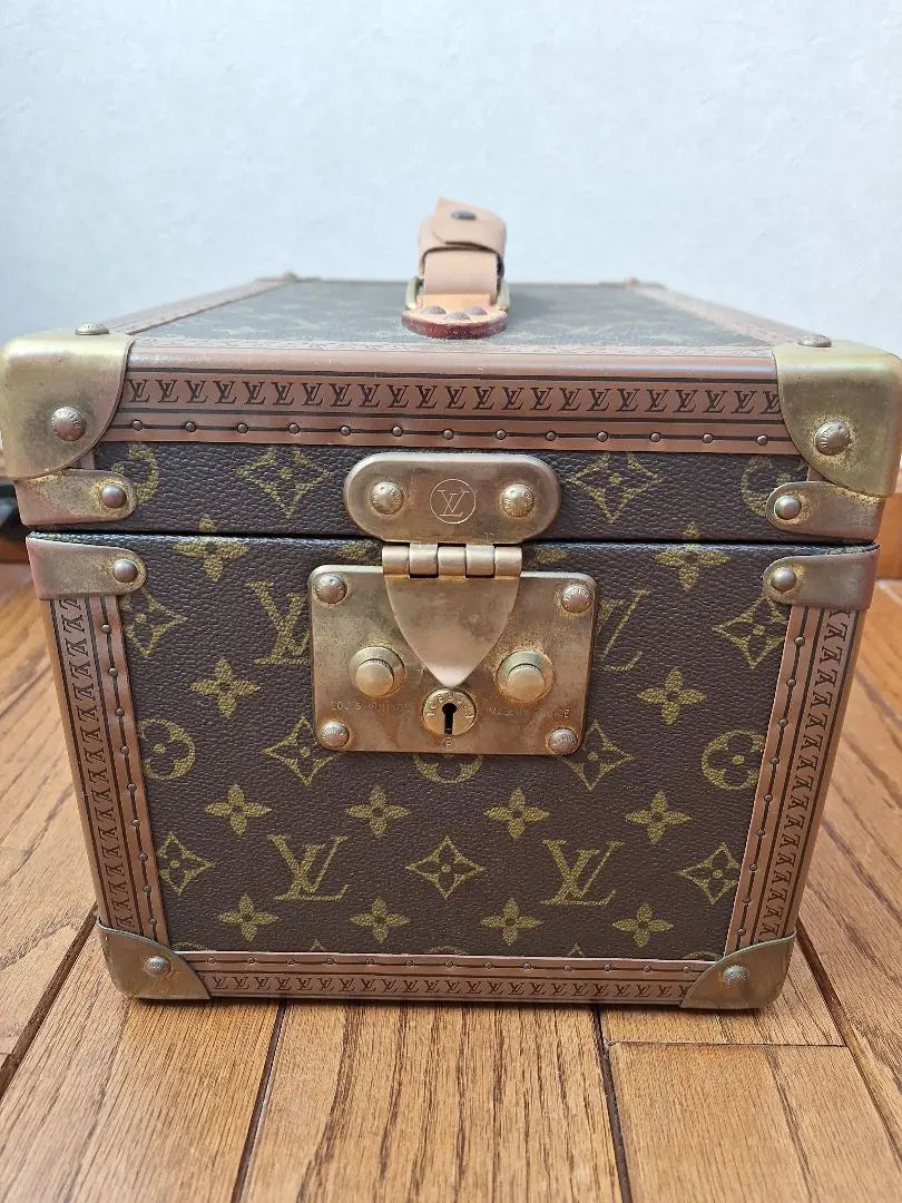 LOUIS VUITTON Makeup Box Monogram Bowit M21828 Trunk