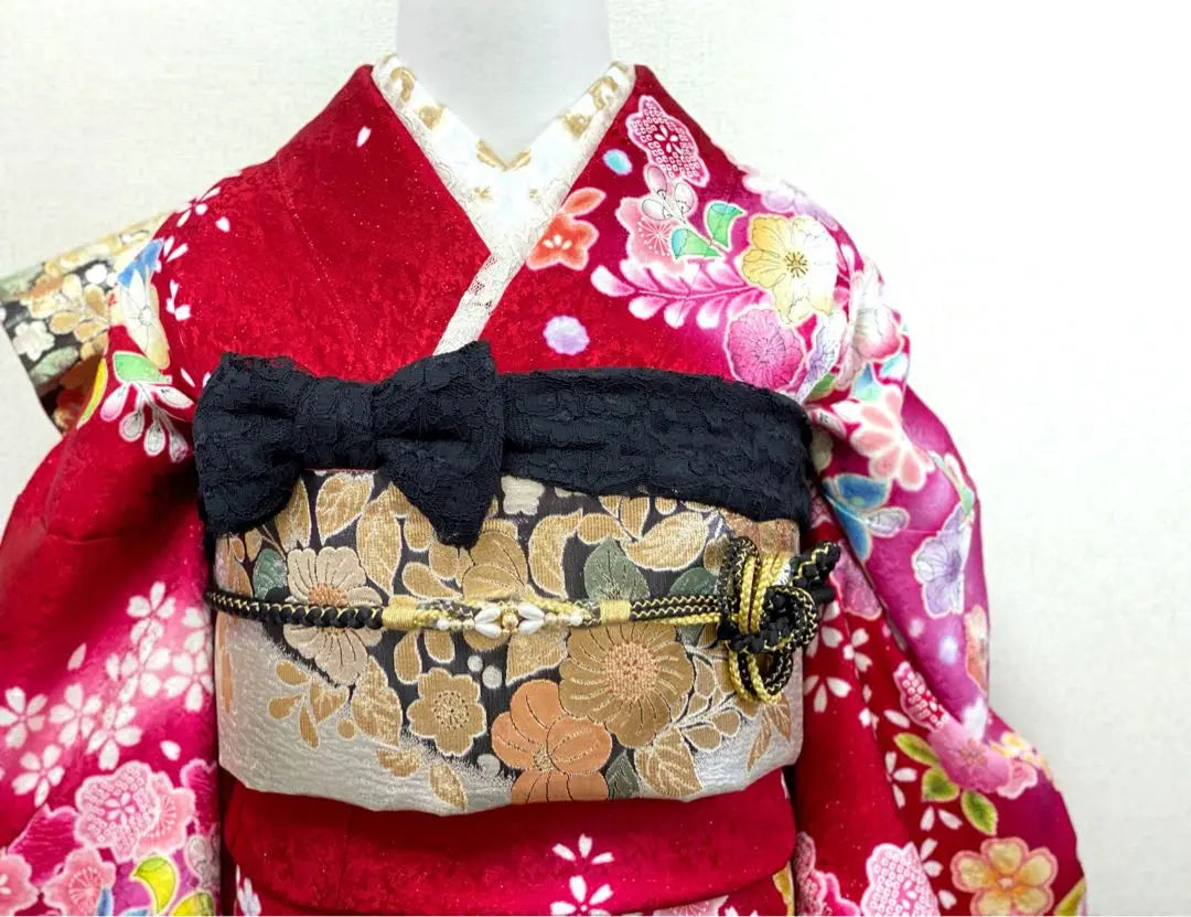 Conjunto completo de furisode Tsujigahana rojo rosa negro floral Shibori color plata dorado seda pura ceremonia de mayoría de edad