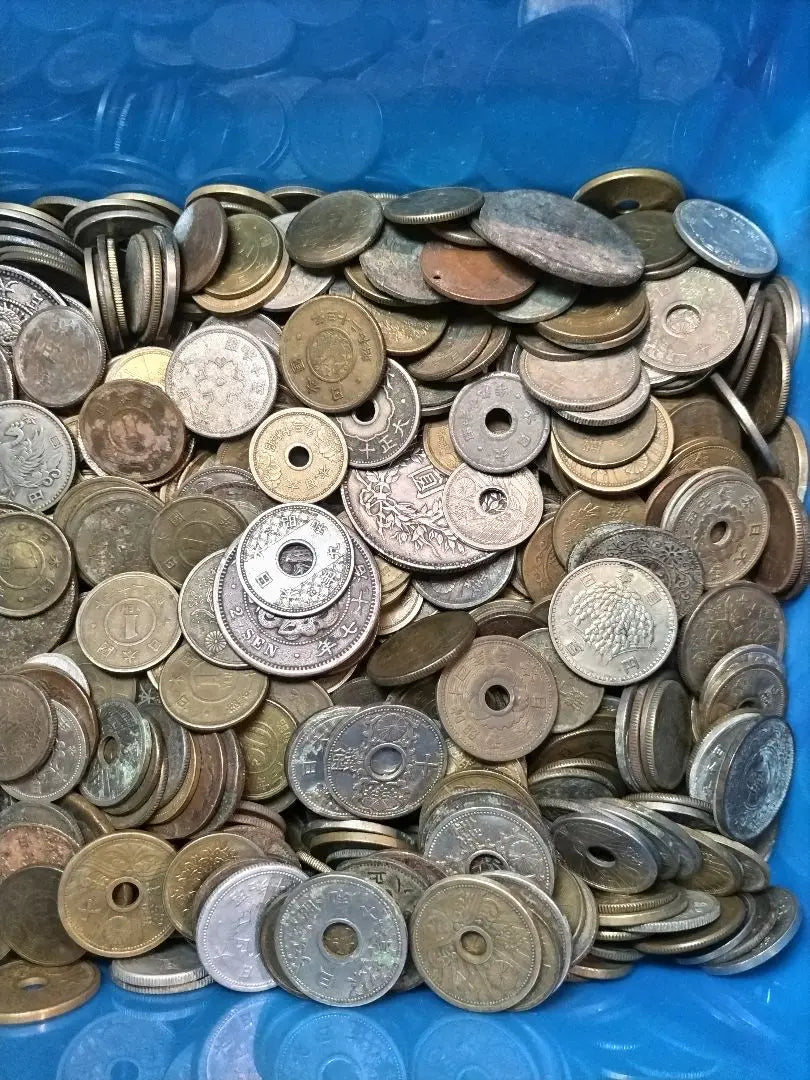 Old coins: Approximately 2400g