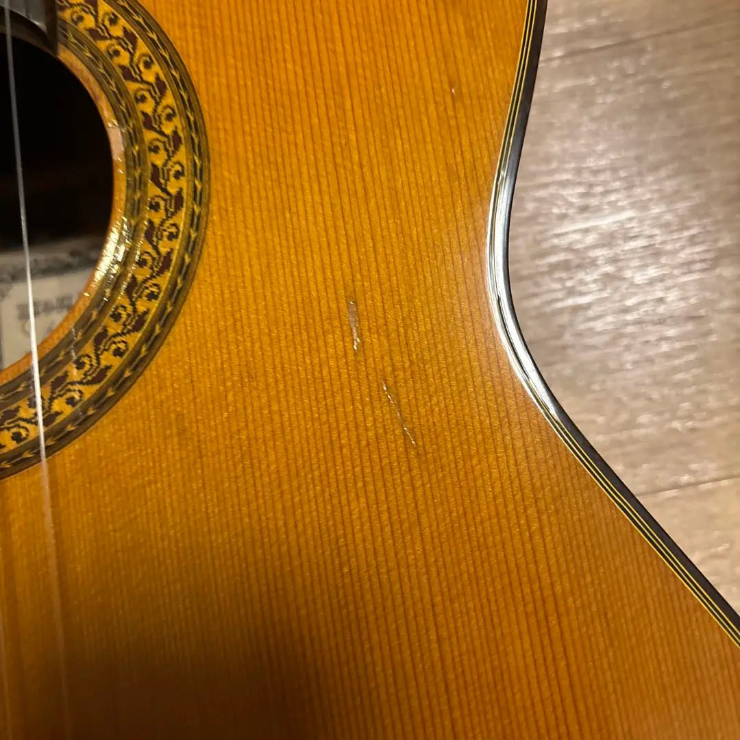 Guitarra acústica RYOJI MATSUOKA fabricada en 1975 modelo 20