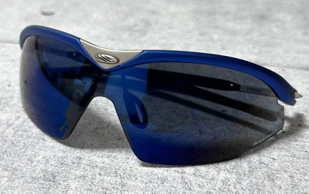 Gafas de sol Rudy Project azules con estuche fabricadas en Italia