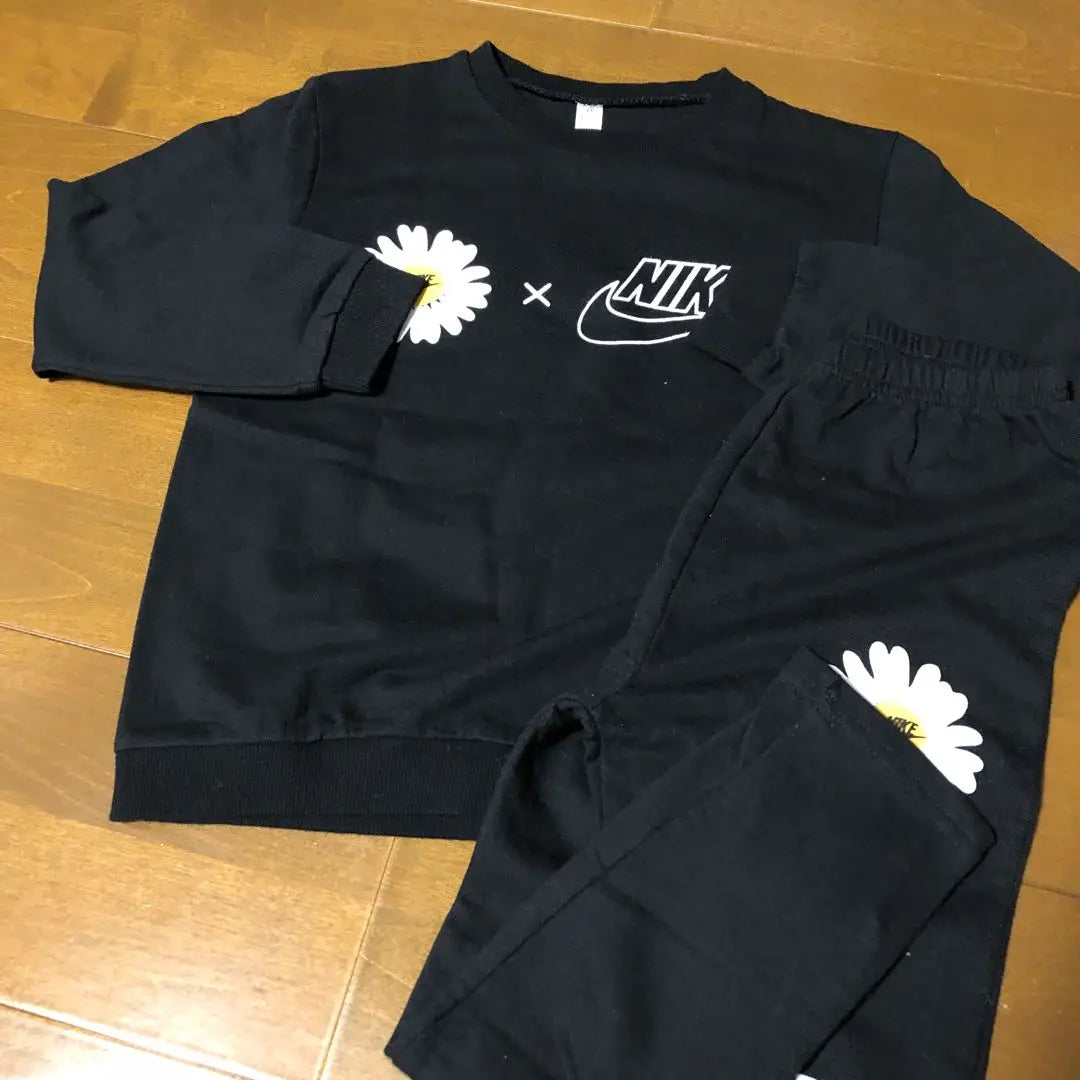 Sports brand logo ✖️ Flower pattern sweatshirts up and down set Black setup Korean products