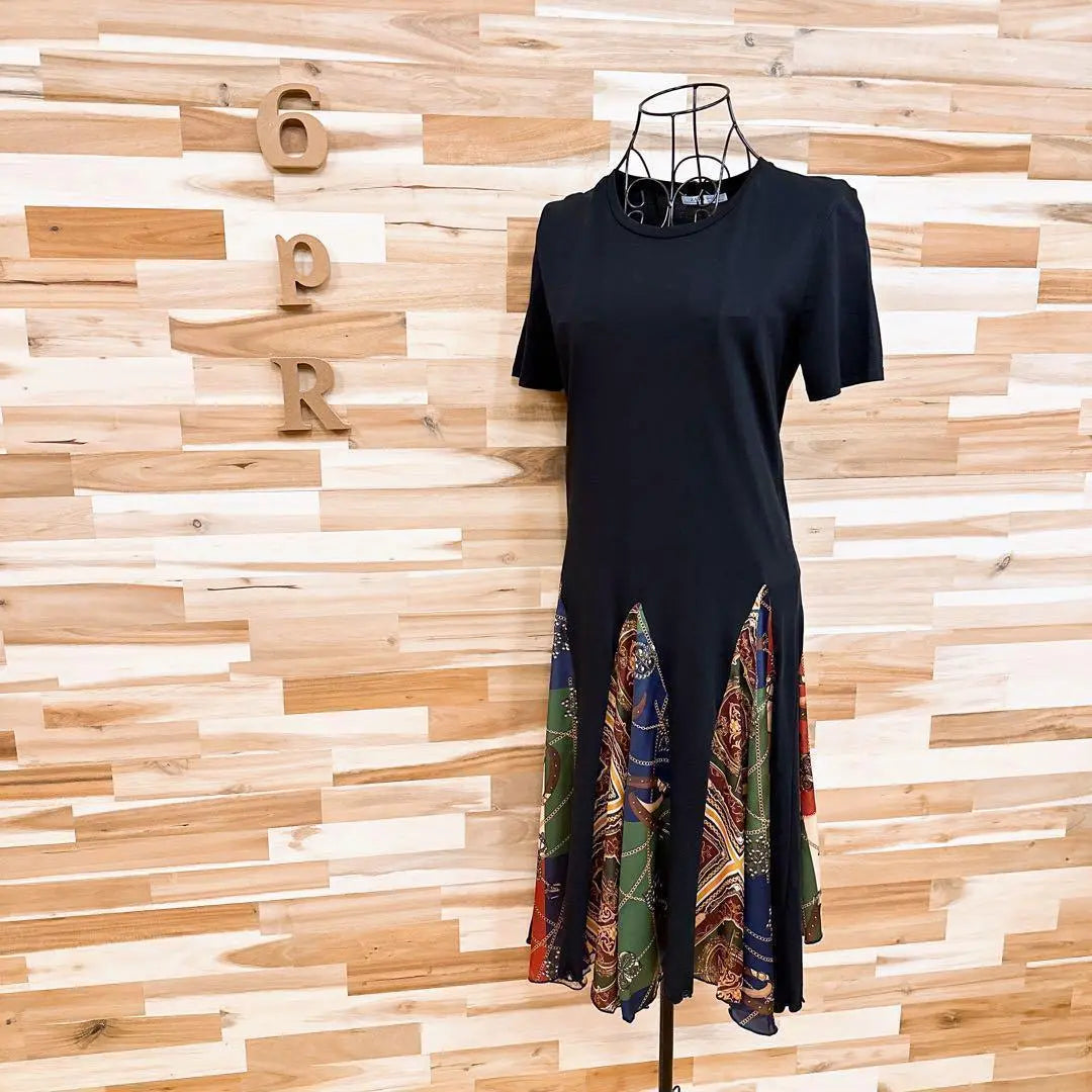 [Zara] Vestido camisero con falda de satén con estampado de bufanda talla S negro x marrón