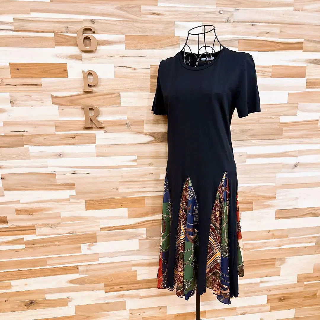 [Zara] Vestido camisero con falda de satén con estampado de bufanda talla S negro x marrón