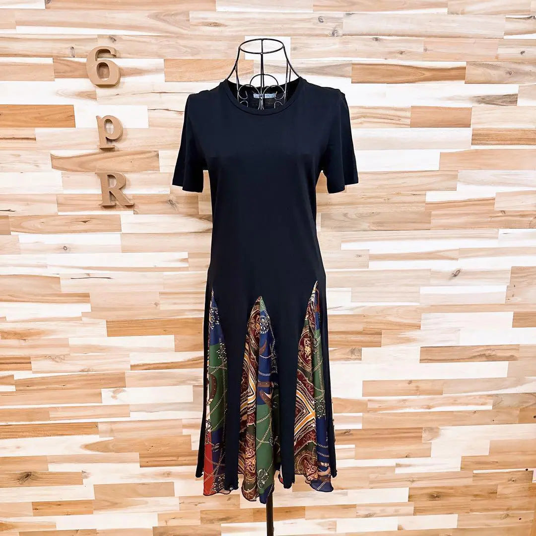 [Zara] Vestido camisero con falda de satén con estampado de bufanda talla S negro x marrón