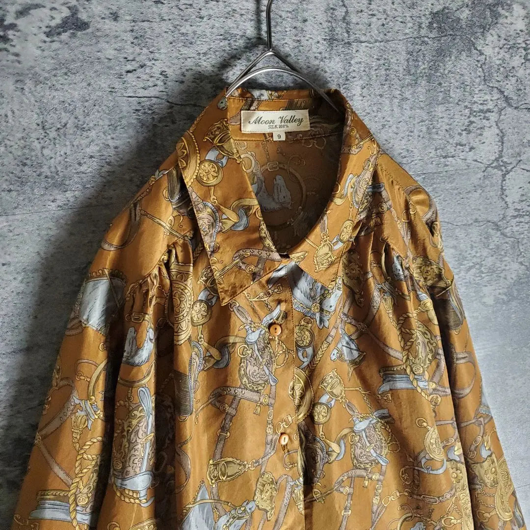 [Vintage] Vintage clothing, 100% silk, all-over pattern, scarf pattern, animal, khaki, retro