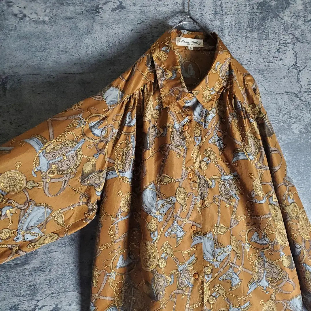 [Vintage] Vintage clothing, 100% silk, all-over pattern, scarf pattern, animal, khaki, retro