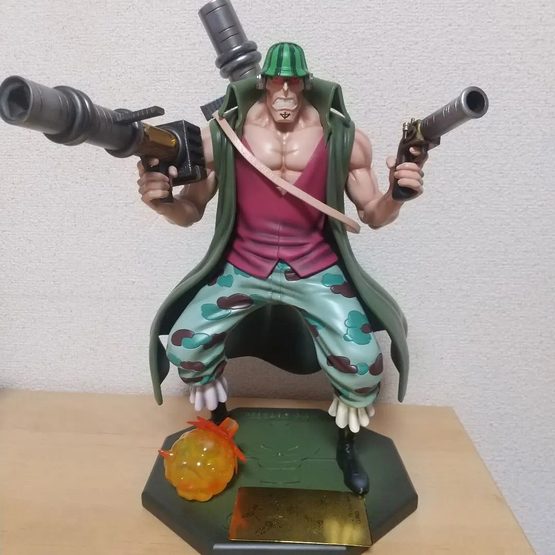 Figura de los Piratas de Barbablanca Criel Figura POP de One Piece