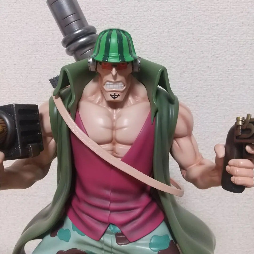 Figura de los Piratas de Barbablanca Criel Figura POP de One Piece