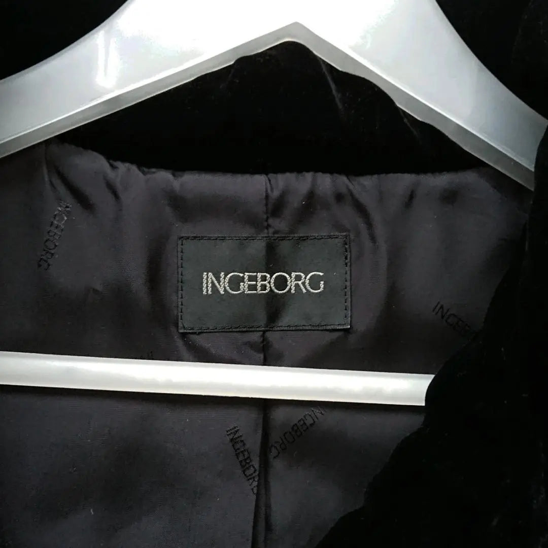 Chaqueta de plumón de terciopelo Ingeborg en perfecto estado, color negro y negro