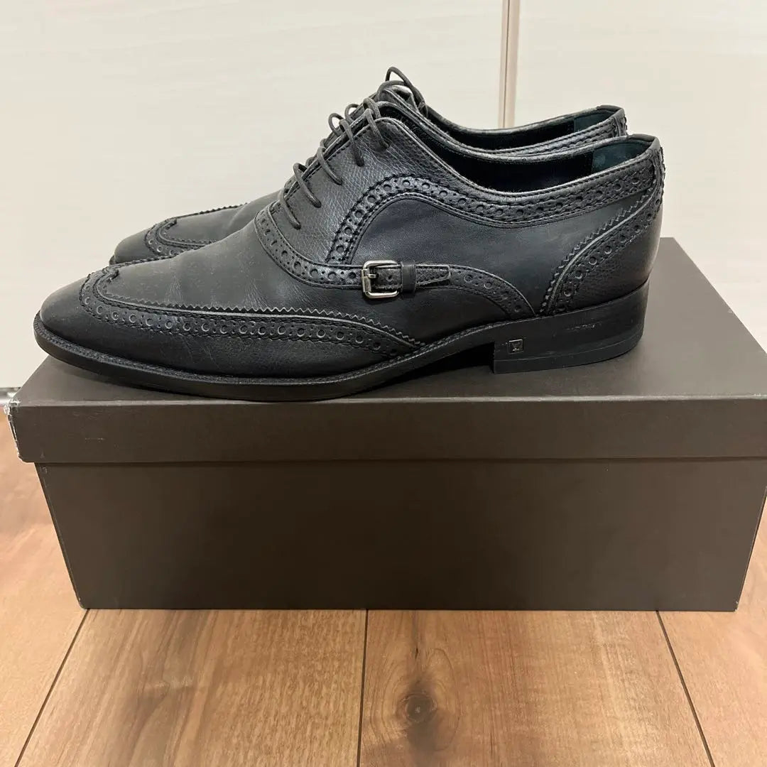 LOUIS VUITTON Wing tips, high-quality leather shoes, black