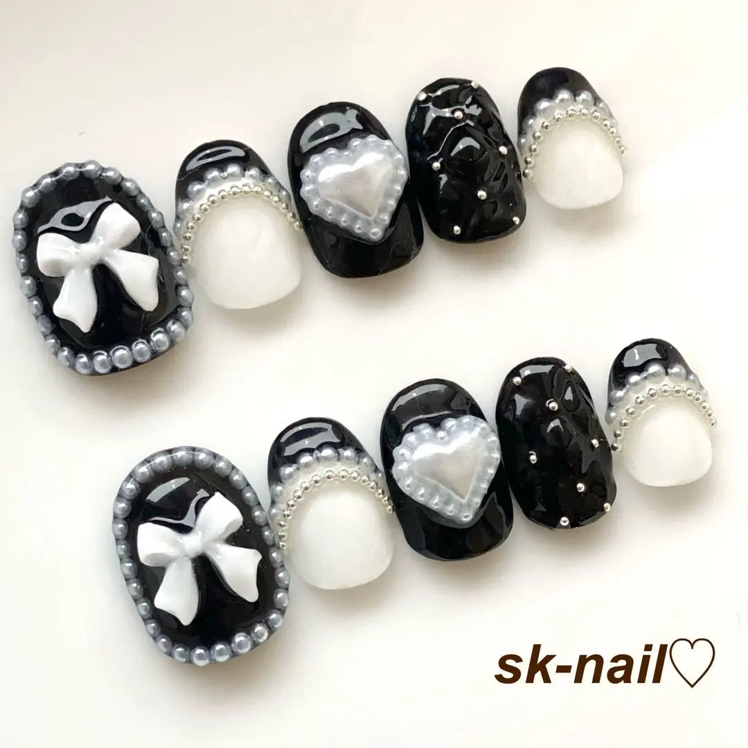 ♡Black x White Girly Nails♡ Nail Tip Handmade